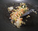Foto langkah ke 3 dari resep Nasi Goreng Hongkong.