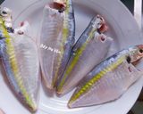 Hình bước làm 1 của món Cá chỉ vàng muối sả và nghệ chiên