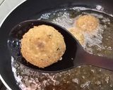 A picture of step 8 of Eggs Balls.