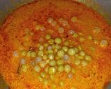 A picture of step 7 of Dahi wali matar curry.