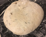 Foto del paso 4 de la receta: Pan con tomate, cebolla y aceitunas