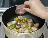 A picture of step 4 of Chicken Meat Balls Soup.