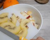 Foto langkah ke 3 dari resep Salad Buah Saus Creamy Orange mint (Dressing).