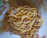 Foto langkah ke 6 dari resep Fettucinne Carbonara Simple.