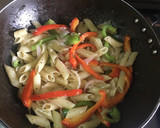 A picture of step 2 of White sauce creamy pasta.