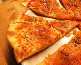 Foto del paso 4 de la receta: Pizza de Salmón ahumado con Perlas de Bogavante