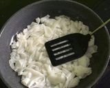 A picture of step 2 of Pan-Fried Pho Noodles.