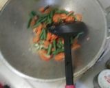 Foto langkah ke 3 dari resep Tumisan Rolade sayuran.
