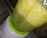 A picture of step 2 of Apple drink.