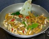Foto langkah ke 5 dari resep Tumis tempe tahu pedas.