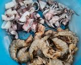 Foto langkah ke 1 dari resep Seafood Tumpah Saos Padang.