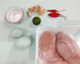 Foto langkah ke 1 dari resep Ayam Saus Telur Asin.