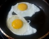 Foto langkah ke 2 dari resep Telur Ceplok Kecap.