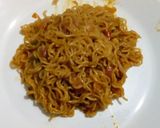 A picture of step 5 of Spicy maggi noodles.