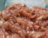 รูปขั้นตอนการทำที่ 1 ของ ผัดหมูเห็ดออรินจิ