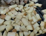 Hình bước làm 2 của món Tóp mỡ da giòn rụm