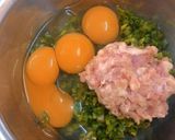 Hình bước làm 2 của món Trứng tráng thịt băm 