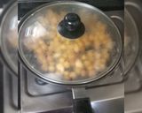 A picture of step 17 of Lemon Coriander corn soup & garlic chana.