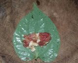A picture of step 4 of Beef Wrapped in Betel Leaves (Bò Cuốn Lá Lốt).