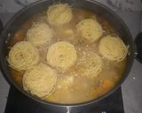 Foto del paso 5 de la receta: Sopa (o soyo según mi señora) con fideos cabellos de ángel, para mi hijo