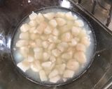 Foto del paso 2 de la receta: Ceviche de pescado y surimi