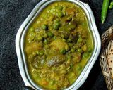 A picture of step 2 of Baingan Vatana Curry.