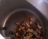 A picture of step 4 of Zafrani Pulao.