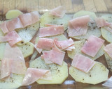Foto del paso 4 de la receta: Patatas al horno con nata, mozzarella, jamón York y huevo