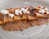 Foto del paso 7 de la receta: Pasta con salsa de fricandó y ricotta