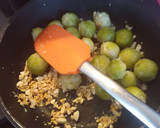Foto del paso 2 de la receta: Coles de Bruselas salteadas con almendras