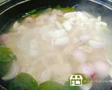 รูปขั้นตอนการทำที่ 3 ของ ต้มแซ่บอกไก่กับไข่เจียวเห็ด