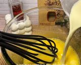Foto langkah ke 3 dari resep Saffron Creme Brulee.