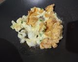 Foto langkah ke 4 dari resep Telur Dadar Gimbal.