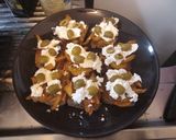 Foto langkah ke 7 dari resep Crostini ai peperoni, olive, burrata e basilico (toasts with peppers, olives, burrata and basil).