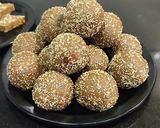 A picture of step 5 of Methi Ladoo.