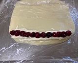 A picture of step 7 of Mozzarella and Semolina Roll Cake.