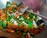 মিক্স ফ্রাইড রাইস (mixed fried rice recipe in Bengali) রেসিপি ধাপ - 2 ছবি