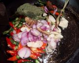 Foto langkah ke 1 dari resep Nasi Bakar Cumi Hitam Telur Asin.