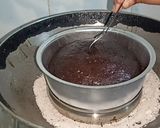2 टायर किट कैट गेम्स चॉकलेट केक रेसिपी चरण 7 फोटो