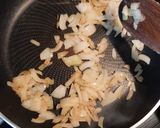 Une image de l'étape 3 de Pâtes complètes aux champignons et marrons.