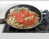 Foto del paso 10 de la receta: Berenjenas rellenas y gratinadas con huevo y queso rallado