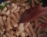 Foto del paso 2 de la receta: Fideos con zapallitos 🍝 técnica "one pot pasta"