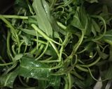Foto langkah ke 2 dari resep Kangkung Saos Tiram.