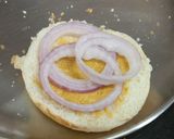 A picture of step 4 of Maggilicious Veg Burger.