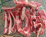 Foto del paso 2 de la receta: Chuletillas de cordero a la menta con patatas al horno