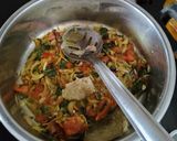 A picture of step 3 of Mushroom potato biryani.