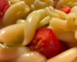 Une image de l'étape 2 de Pâtes chaudes sur lit de salade.