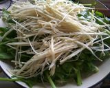 Foto langkah ke 3 dari resep Tumis Horenzo (Bayam Jepang) Enoki.