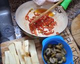 Foto del paso 2 de la receta: Pollo relleno de jamón, queso, morrón y aceitunas