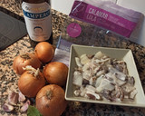 Foto del paso 1 de la receta: Calamares encebollados con patatas
